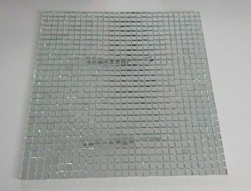 Spiegelmosaik auf netz ver - ,